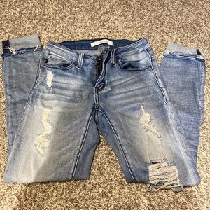 KanCan skinny capris